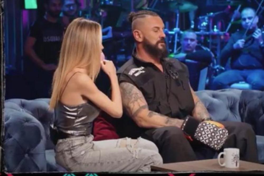 UŽIVO NOKAUTIRALA VODITELJA! Pokušao da joj ukrade OVO - usledila njena ŠOK reakcija! SKANDAL U EMISIJI! (VIDEO)