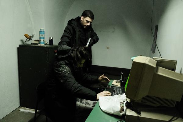 NEOČEKIVAN RASPLET SEZONE DRŽAVNOG SLUŽBENIKA! Sve je manje vremena, istina izlazi na videlo