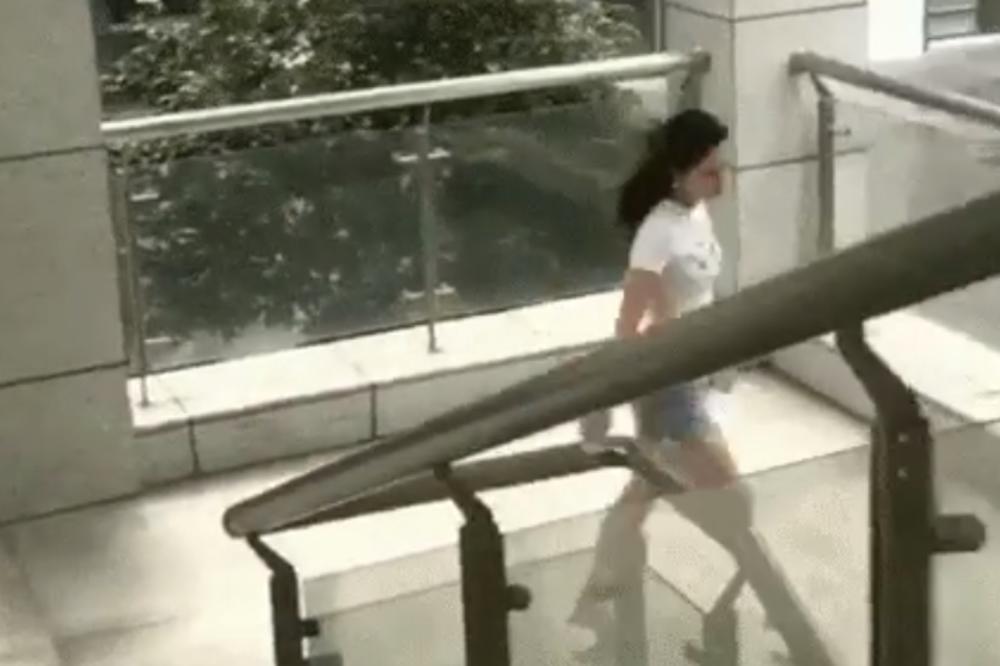 OVO ZAISTA NIKO NIJE MOGAO DA OČEKUJE: A snimak je počeo SASVIM NORMALNO! AUUUU! (VIDEO)