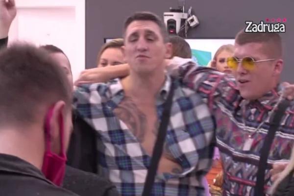 OVAKO IZGLEDA OTAC KRISTIJANA GOLUBOVIĆA! Ova fotka govori više od reči! (FOTO)