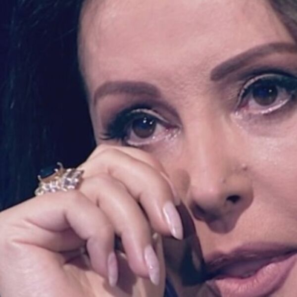 OVA BOJA NOKTIJU JE POTPUNI HIT ZA SVE ŽENE U MARTU: Nosila ih je i DRAGANA MIRKOVIĆ, a evo koji LAK je u pitanju