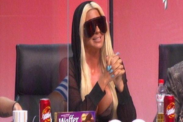 KARLEUŠA PONIŽAVALA VIKI: Kletva je poželeti nekom da izgleda kao ti!