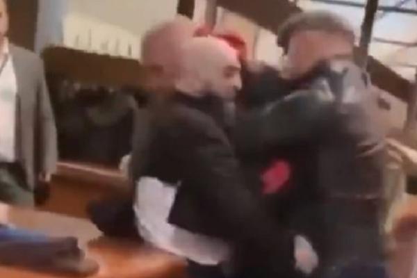 UNAKAŽEN POZNATI MMA BORAC: Dobio je takve batine da će da ih pamti do kraja života - lice mu je izdeformisano!