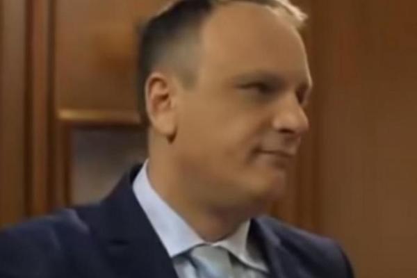 GLEDATE GA U IGRI SUDBINE, ALI ŽIVOT SLAVIŠE ČUROVIĆA JE TRAGEDIJA: Majka mi je UMRLA NA RUKAMA, BIO SAM BESKUĆNIK