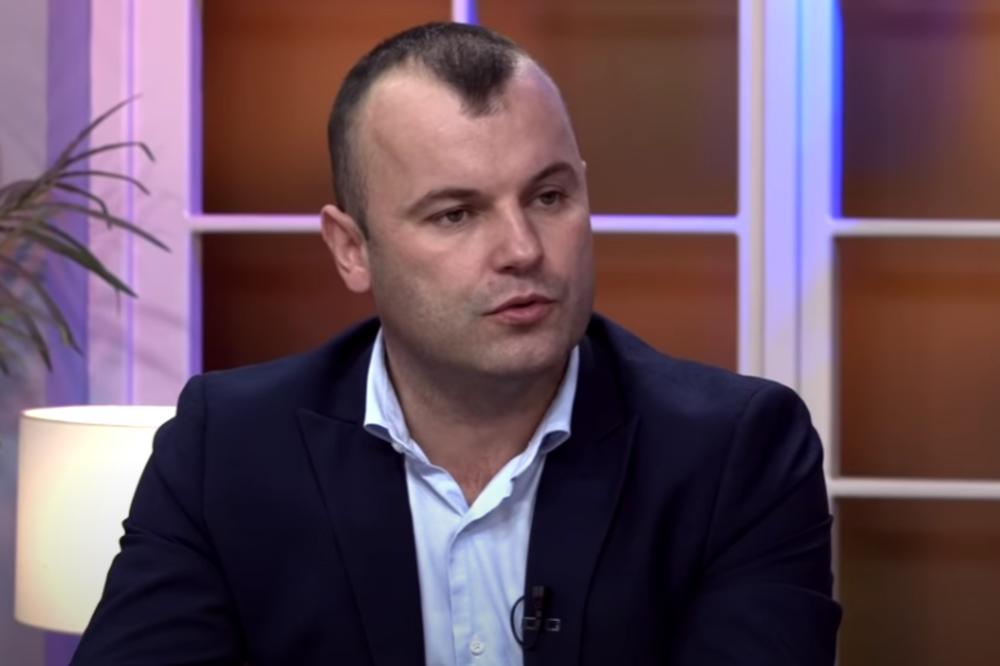 SREBRENICA: Mladen Grujičić naredio da se ukloni transparent sa čestitkom bajrama!