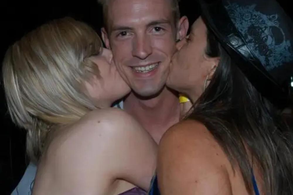 ZAPOČEO JE RAT SA GEJ MAFIJOM A ONDA ZAVRŠIO U EGZILU! Turbulentan život P*RNO GLUMCA zaprepastio je CEO SVET!