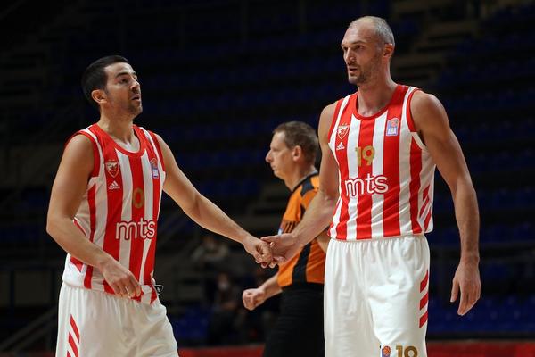 SIMONOVIĆEVIH 300 U ZVEZDINOM DRESU: Jubilarnu utakmicu odigrao je najbolje ove sezone!