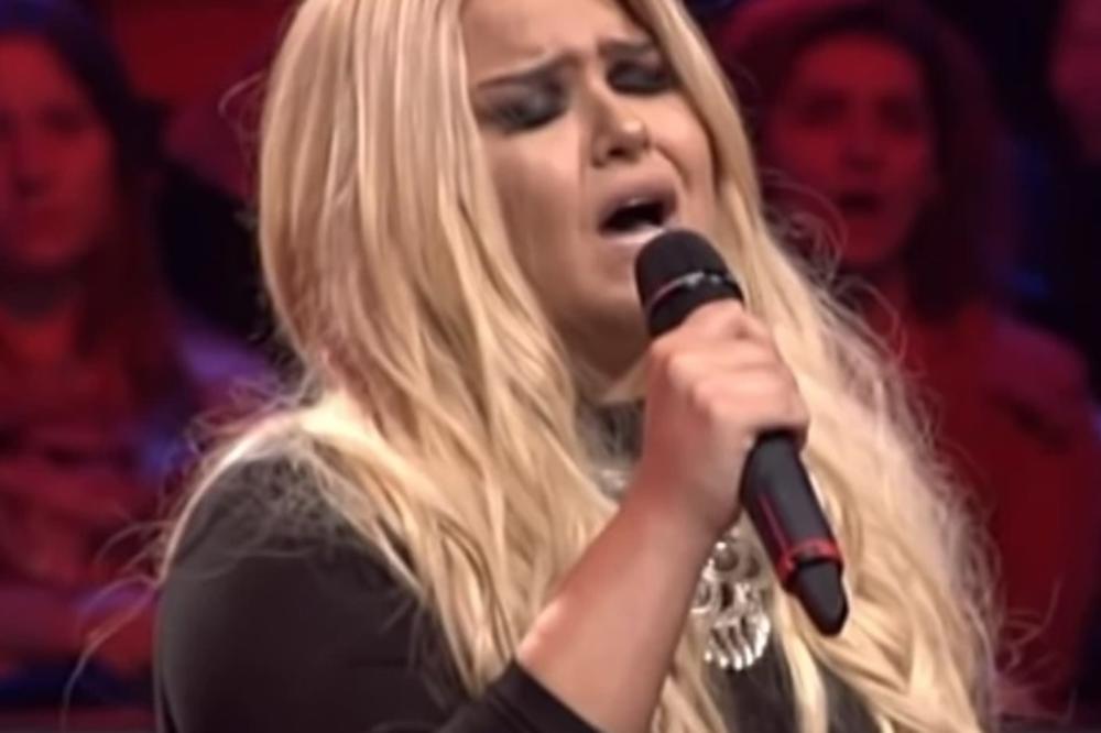 PEVAČICA POSLE DEPRESIJE SMRŠALA 22 KILOGRAMA! Previše SE*SI za SCENU! Nećete verovati kako SADA IZGLEDA! (FOTO)