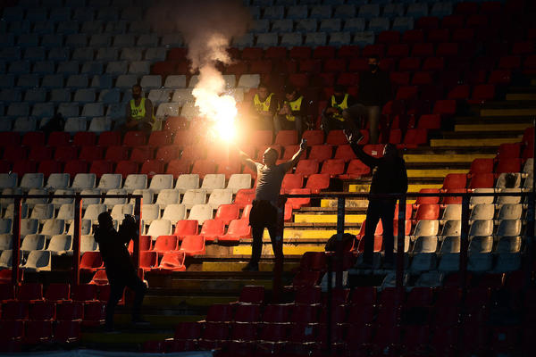 ZVEZDA KAŽNJENA POLA MILIONA ZBOG ŠAVIJE: Delije prekršile zabranu i klub će zbog toga morati da plati!