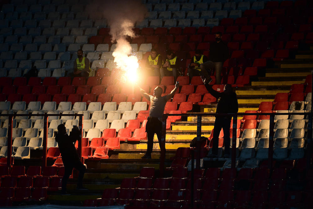 ZVEZDA KAŽNJENA POLA MILIONA ZBOG ŠAVIJE: Delije prekršile zabranu i klub će zbog toga morati da plati!