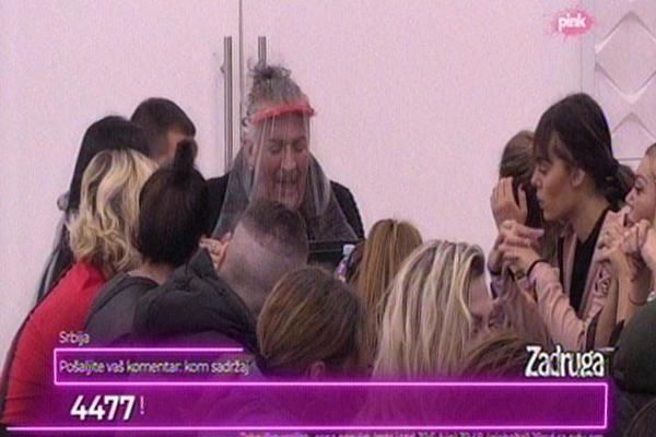 VEĆU SRAMOTU ODAVNO NISMO ČULI! Zadrugarka ne zna ko je Glogovac: Ne znam ko je taj čovek