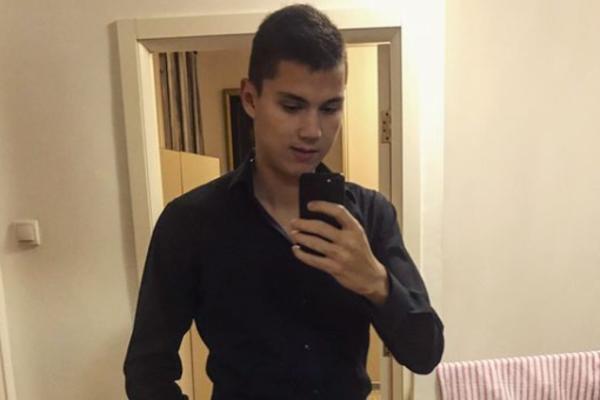 SIN NAŠE PEVAČICE RADI U TRŽNOM CENTRU ZA 33.000 DINARA! Na fakultetu ima sve DESETKE, a roditelji mu PUNI PARA