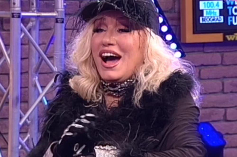 VIC OD KOJEG ĆETE PLAKATI: Odgovarala Nada Topčagić istoriju religije...