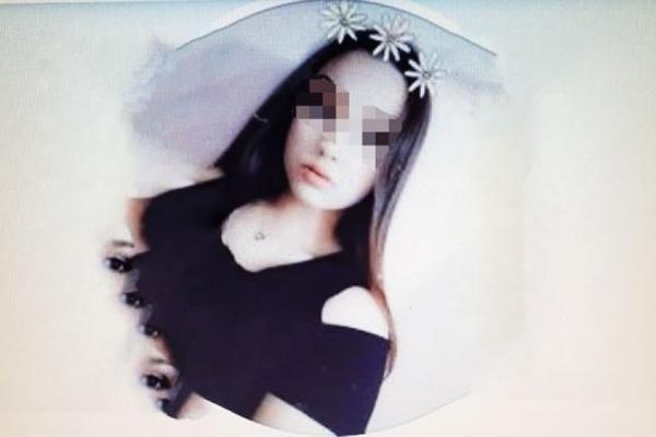 SUZE SAME IDU: Drugari se oprostili od Andrijane, potresna scena pored pruge gde je stradala , PRETUŽNO