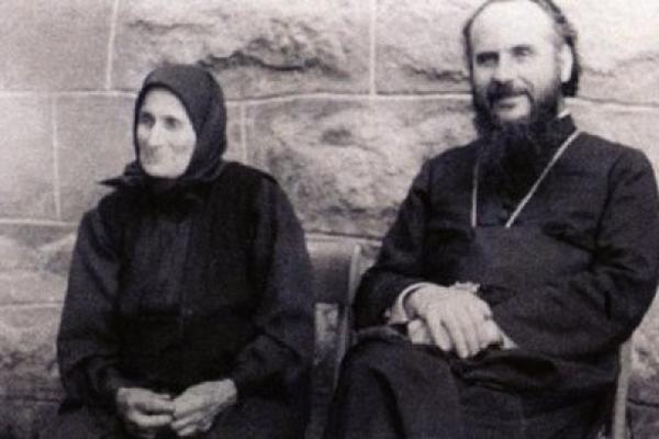 DO SADA NEOBJAVLJENE SLIKE IZ ŽIVOTA IRINEJA: Na jednoj sedi pored majke, na drugoj veličanstven prizor sa NJIM