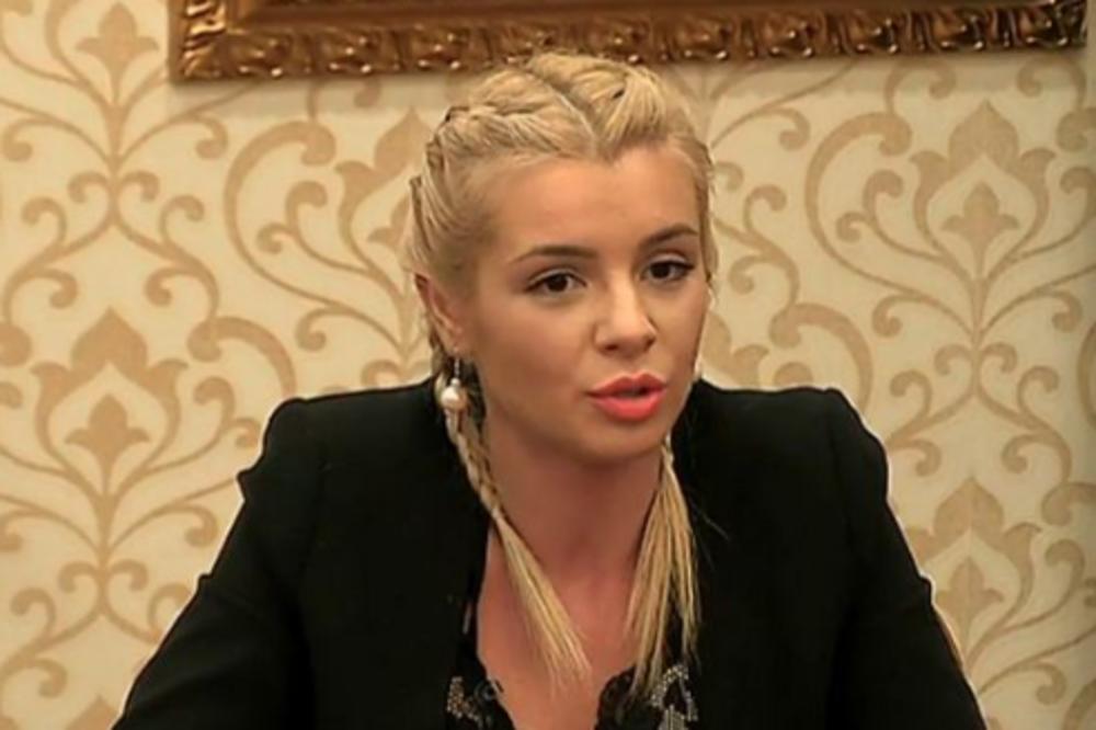 ANĐELU LAKIĆEVIĆ OSVOJIO JEDAN OD GLAVNIH ZAVODNIKA ZADRUGE 4! Poznat po tome koliko je devojaka ŠUTNUO I OSTAVIO!