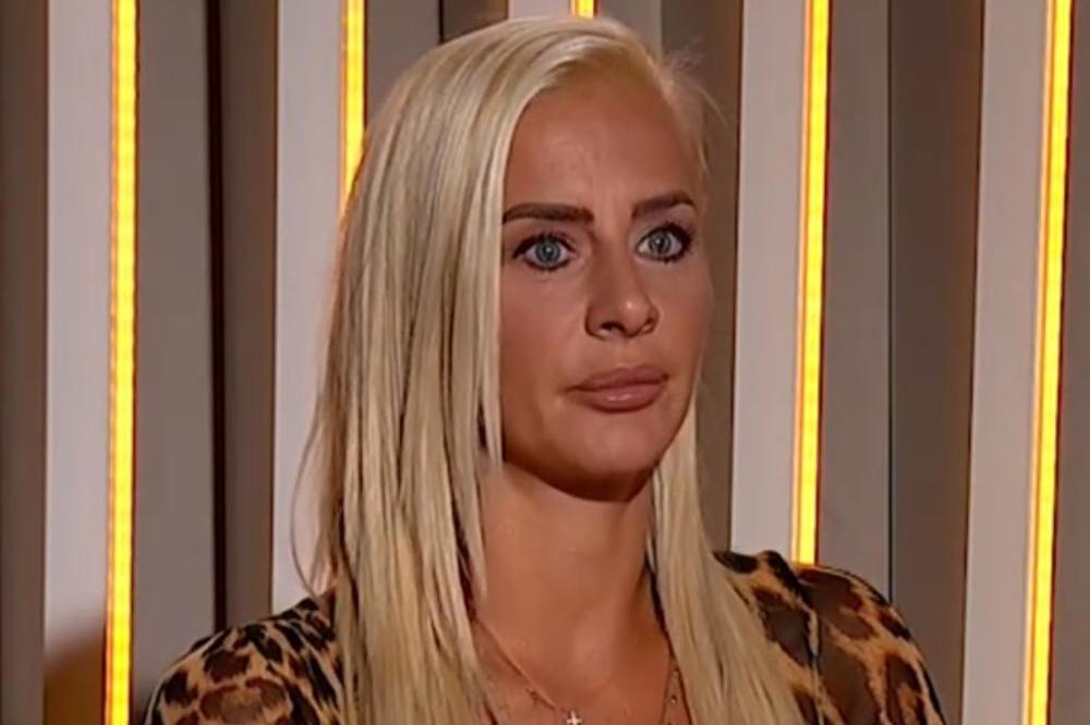 MILICA DABOVIĆ NAPADNUTA, OSULI DRLVLJE I KAMENJE PO NJOJ: Zbog NEMAŠTINE prodavala NOŠENE STVARI za duplo skuplje!