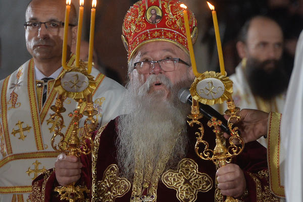 OPROSTI NAM ŠTO SMO TE OSTAVILI U BOLNICI: Potresan govor mitropolita Hrizostoma na sahrani patrijarha Irineja!