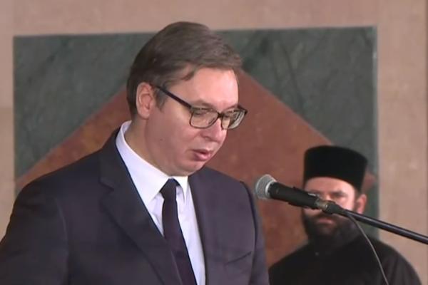 ZAŠTO DA ZAUZIMAM NEČIJU POSTELJU? Vučić otkrio detalje poslednjih razgovora sa patrijarhom!