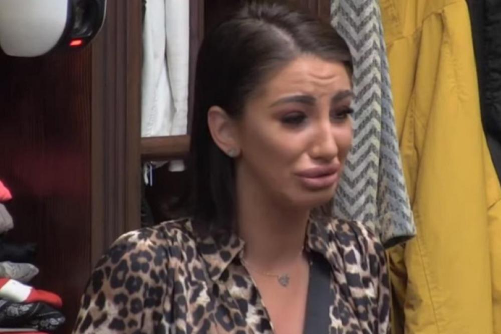 JEZIVA ŽIVOTNA PRIČA! Aleksandra iskreno o ocu zlostavljaču: Lomio je mami vilicu! Nastao muk među zadrugarima!