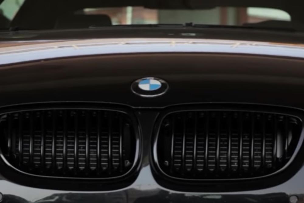 SRBIN PRODAJE LUKSUZNI BMW STAR TRI GODINE ZA SAMO 10.000 EVRA: Samo je jednom upaljen, ali ima KVAKA! (FOTO)