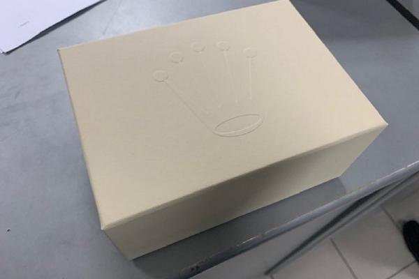 "ZABORAVILI" DA PRIJAVE LUKSUZNE SATOVE: Na 1 mestu krijumčari redovno padaju sa roleksom (FOTO)