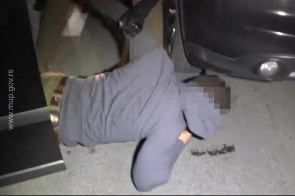 ŠOK SNIMAK HAPŠENJA EGZEKUTORA IZ BELVILA: Policija ga presrela usred noći, pokušao da pobegne u BiH