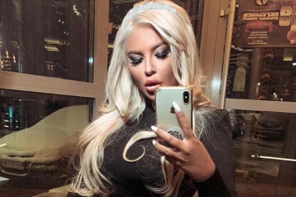 FOLKERKA HTELA DA SE UBIJE ZBOG SPORTISTE: Videla uživo da ljubi drugu, pa autom krenula da se zakuca u drvo!