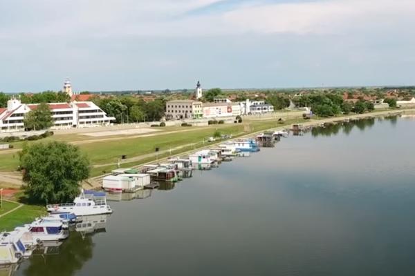 JOŠ JEDNA OPŠTINA UVELA VANREDNU SITUACIJU: Naglo pogoršanje, nova pravila ZA VERSKE OBREDE!