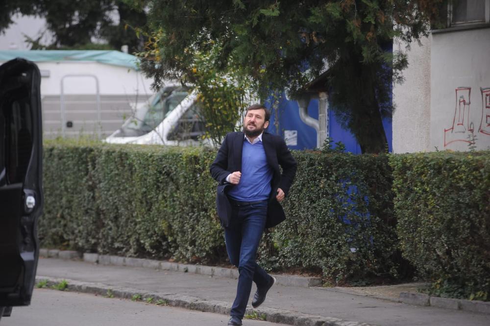 Mihailo Maksimović neprepoznatljiv