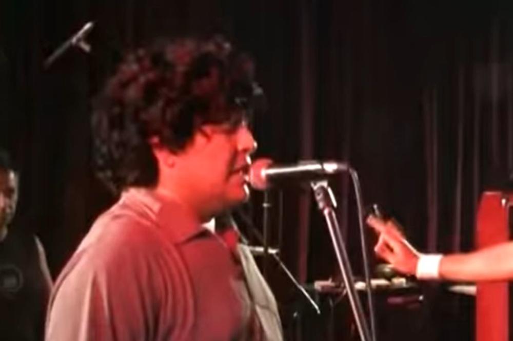 SUZE SAME IDU! ZBOG MARADONE ĆE NOĆAS DO NEBA GRMETI OVE 2 PESME: Jednu je Srbija već pevala za njega!