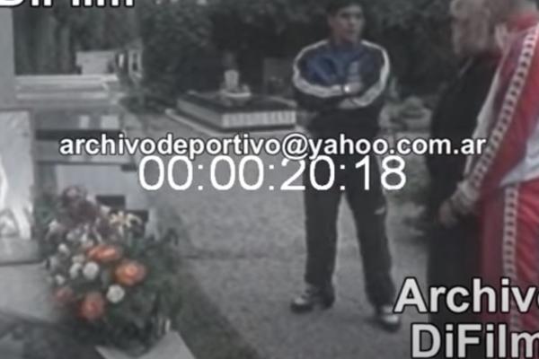 VOLEO JE DRAŽENA PETROVIĆA: Maradona doneo na njegov grob 62 ruže zbog jednog veoma važnog detalja!
