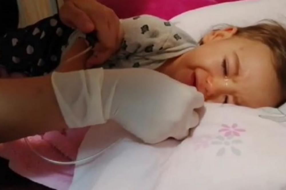 MINJA LIJE SUZE, I MI ZAJEDNO  SA NJOM: Ovo ne bi smelo da se dešava JEDNOM MALOM ANĐELU! (VIDEO)