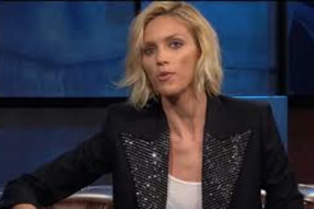 PRELEPA MANEKENKA SKROZ GOLA NA NASLOVNICI MAGAZINA: Anja je POSLALA moćnu PORUKU svim ŽENAMA! (FOTO)