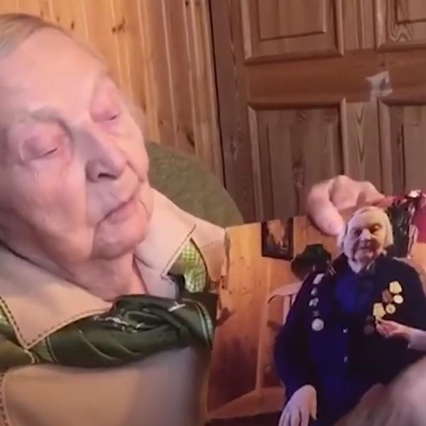 PUTINOVA BAKA JE DIVNA I VEOMA ZANIMLJIVA: Štrika, ali ne bez razloga, ovo joj je glavni MOTIV!