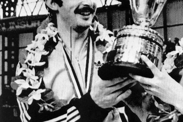 UMRO JE JEDAN OD NAJBOLJIH SVIH VREMENA: Svet se oprašta od VELIKOG ŠAMPIONA! (FOTO)