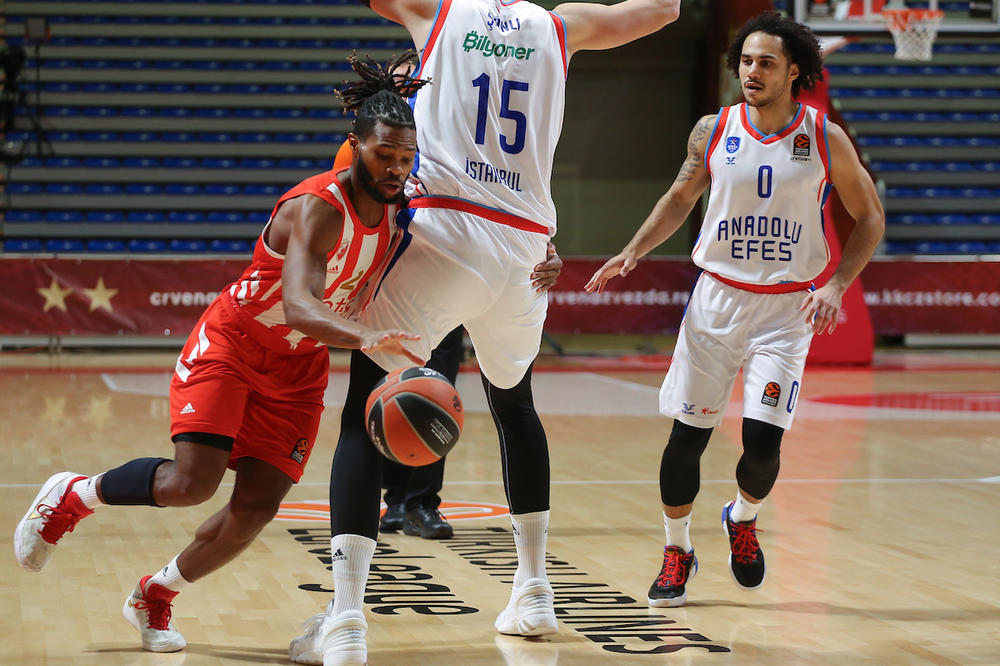 DERBI OSTAVIO TRAGA NA ZVEZDU: Najgora partija crveno-belih ove sezone, Efes bez pola tima oduvao Beograđane!