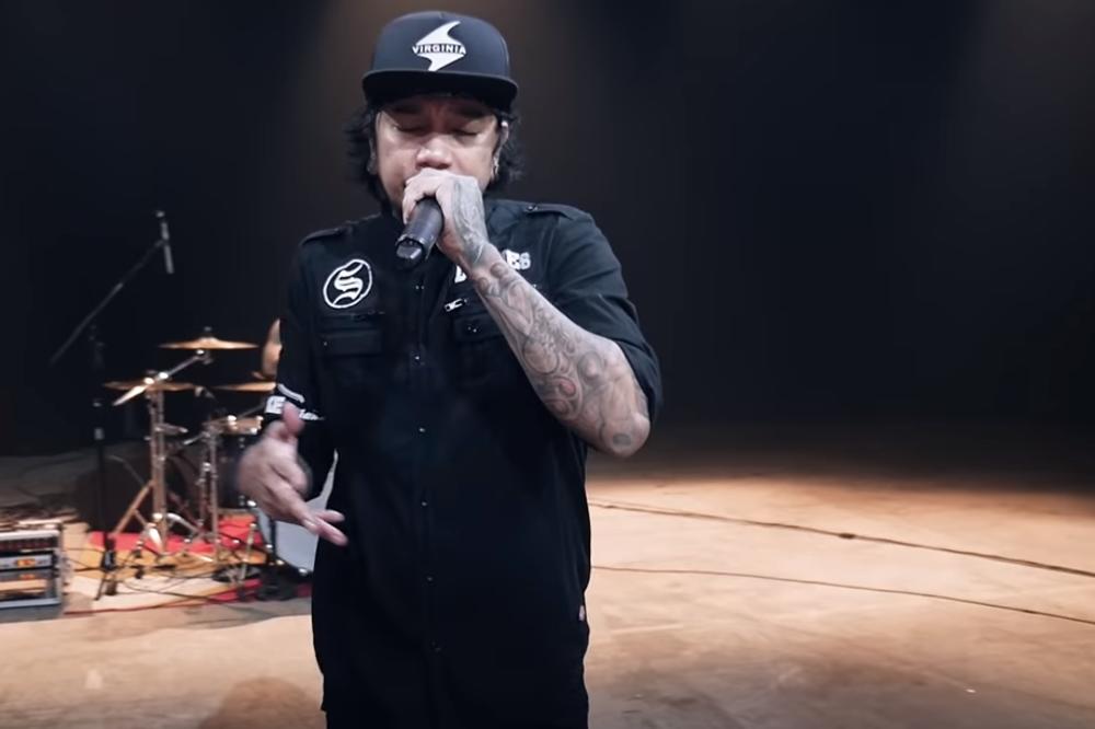 UMRO ČUVENI PEVAČ! Imao je samo 42 godine (VIDEO)