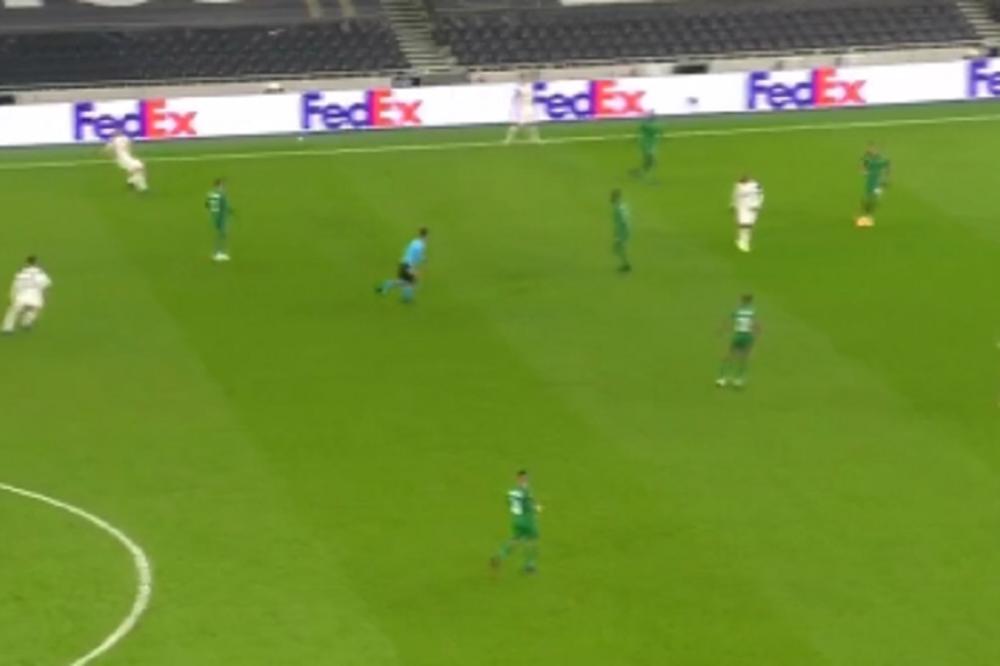 GLEDAŠ LI OVO, STANKOVIĆU DEJANE?! Igrač Totenhema postigao gol sa maltene pola terena! (VIDEO)