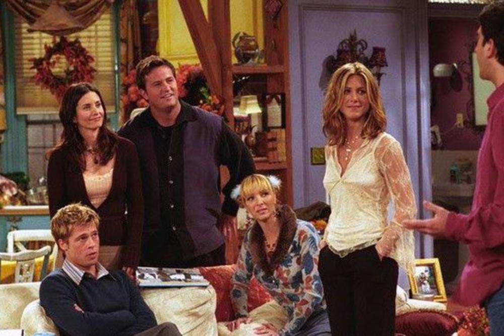 NAJZAKLETIJI NEŽENJA IPAK POKLEKAO: Čuveni GLUMAC ženi se 20 godina MLAĐOM - zamoliće MOLI da ga zauvek VOLI