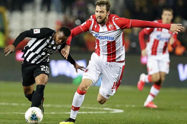 ZVEZDA OSTALA BEZ IGRAČA ODBRANE: Milunović prelomio da opet zaigra u inostranstvu (VIDEO)