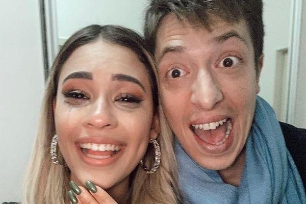 GLUMAC UROŠ JOVČIĆ VERIO ŠPANJOLKU! Srpska snajka PONOSNO pokazala verenički prsten, PLAKALA KAO KIŠA od sreće!