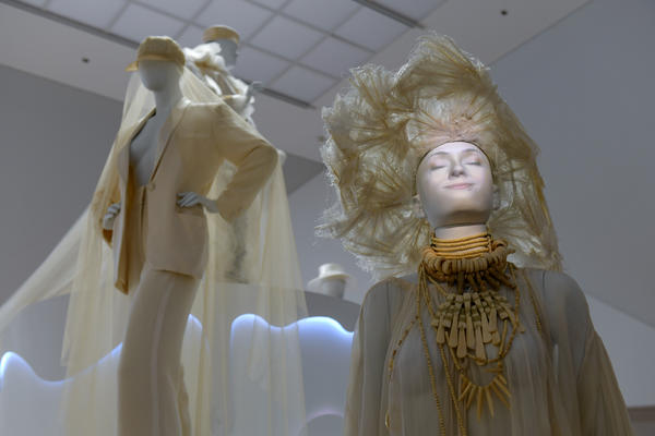 Haute Costume: Žan-Pol Gotje kao filmski kostimograf – tema petog stručnog vođenja kroz izložbu VENČANICA