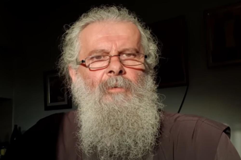 ARHIMANDRIT NIKODIM POSTAO HIT NA DRUŠTVENIM MREŽAMA: Sam sebi IZDAO potvrdu da ne mora da nosi MASKU (FOTO)