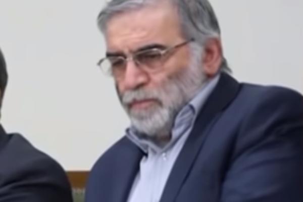 SAHRANJEN IRANSKI NAUČNIK: Kovčeg sa telom su nosili do rake u dvorištu džamije (VIDEO)