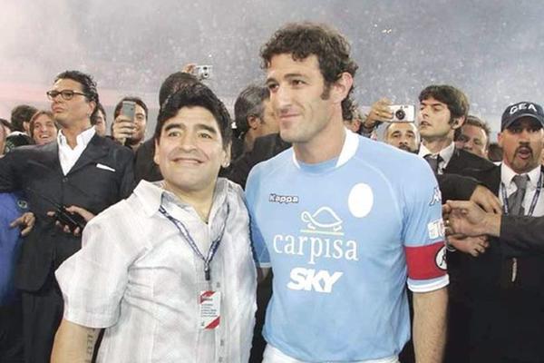 MARADONA JE BIO ANTIJUNAK: Heroji su bez greške, a on to nije bio! Najviše je grešio na svojoj koži!