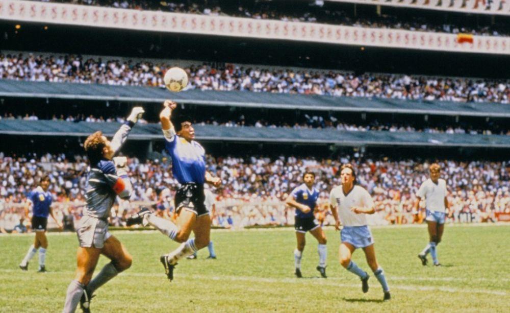 Ne može da preboli Maradoninu "Božju ruku i "Gol veka": VAR bi oba poništio, sudija prodao loptu za 2 miliona funti