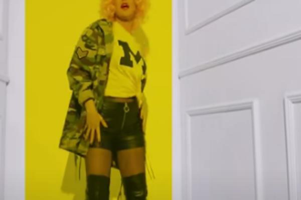 JEL OVO MOGUĆE?! Kakvi geni, ne zna se ko je majka, a ko ćerka! POTPUNA NEVERICA! (FOTO)