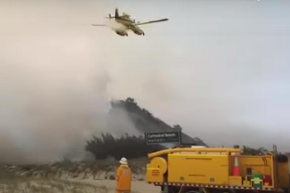 POGLEDAJTE KAKO VATRA GUTA NAJVEĆE PEŠČANO OSTVO: Vatrogasci nemoćni (VIDEO)