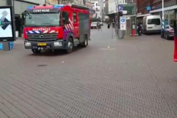 UŽAS! NAPAD NOŽEM U PRODAVNICI U CENTRU HAGA: Izbio i požar, nastao opšti haos